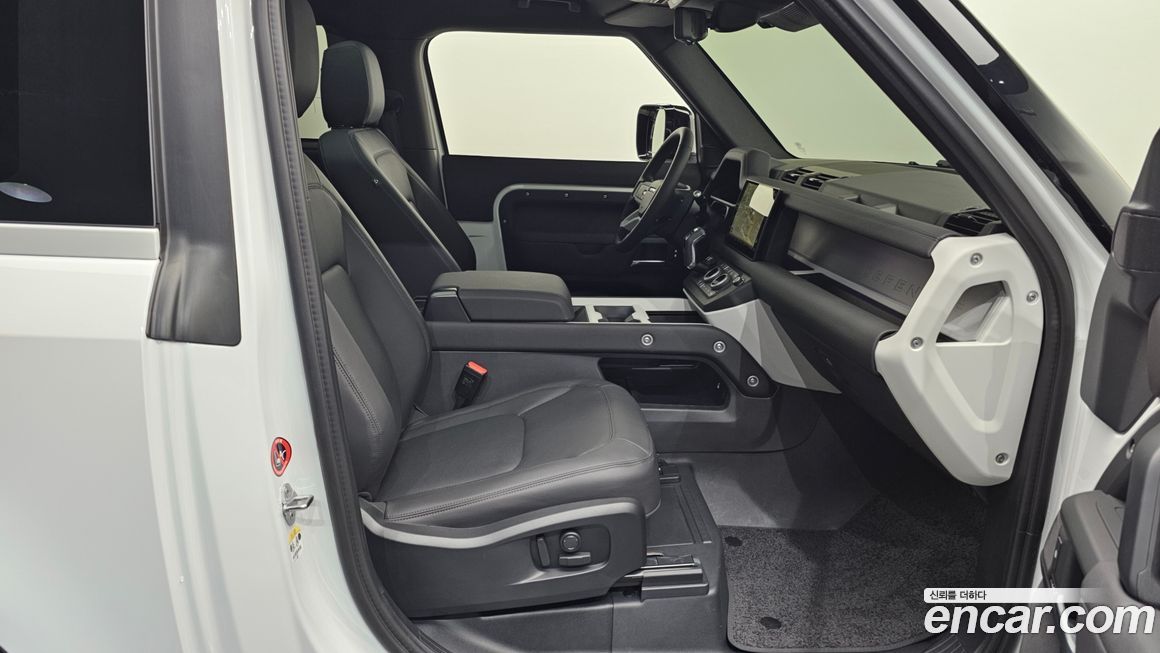 Land Rover Defender 2025