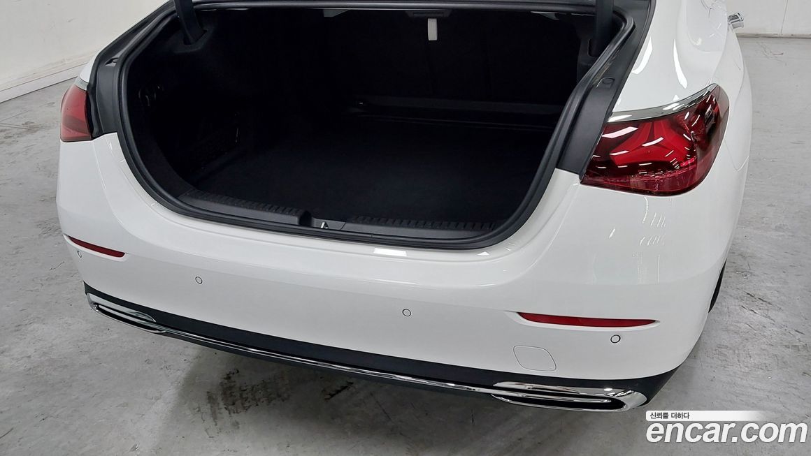 Mercedes-Benz E-Class 2025