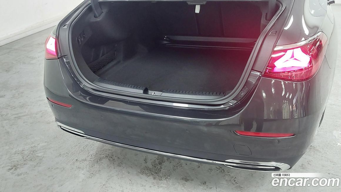 Mercedes-Benz E-Class 2025