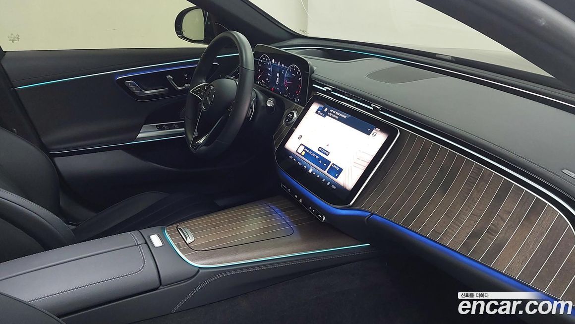Mercedes-Benz E-Class 2025