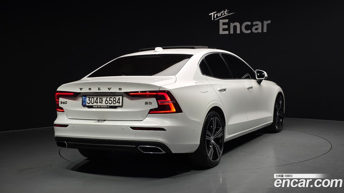 Volvo S60 2021
