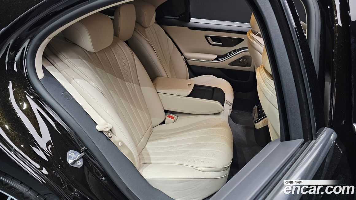 Mercedes-Benz S-Class 2021