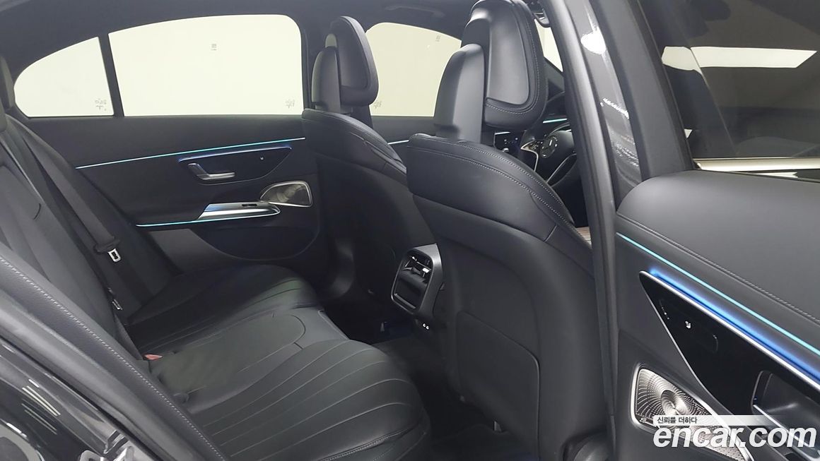 Mercedes-Benz E-Class 2025