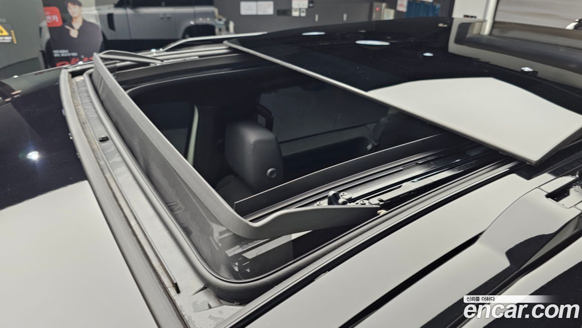 Land Rover Defender 2025