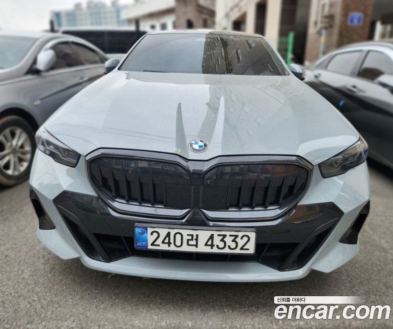 BMW 5-Series 2025