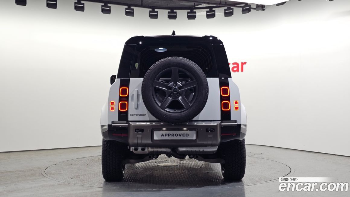 Land Rover Defender 2025