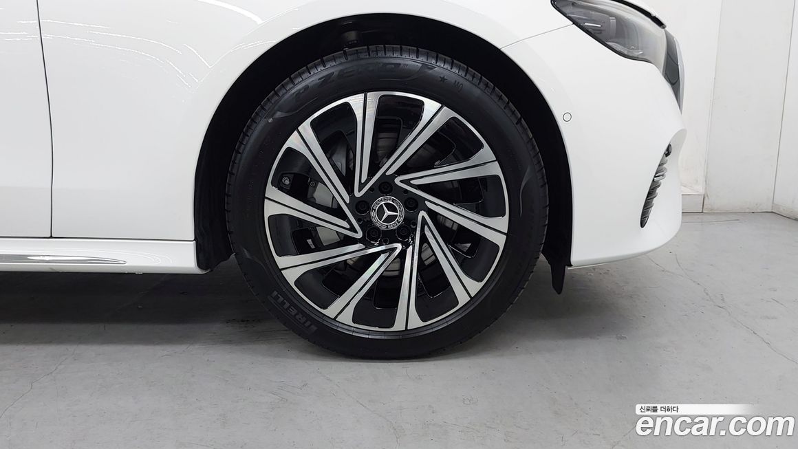 Mercedes-Benz E-Class 2025