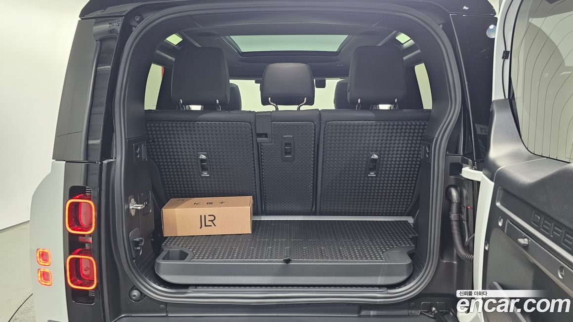 Land Rover Defender 2025