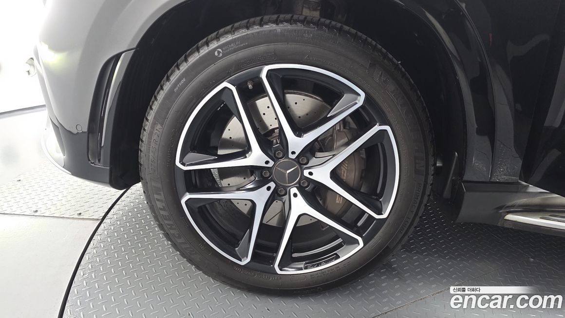 Mercedes-Benz GLE-Class 2023