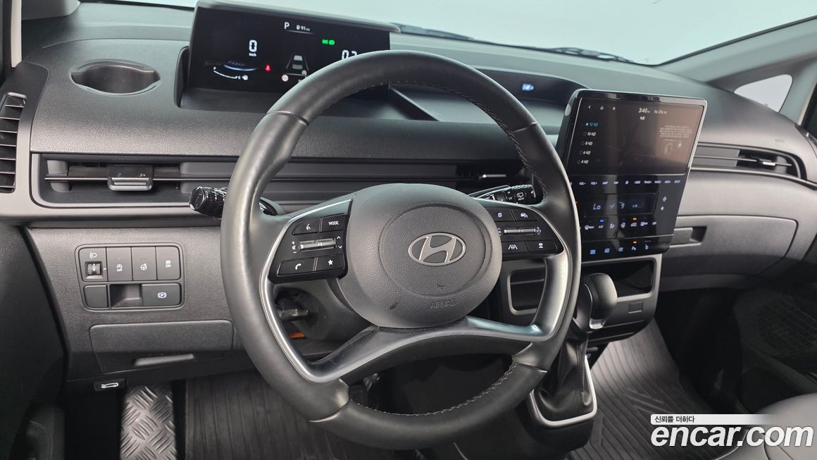 Hyundai Staria 2025
