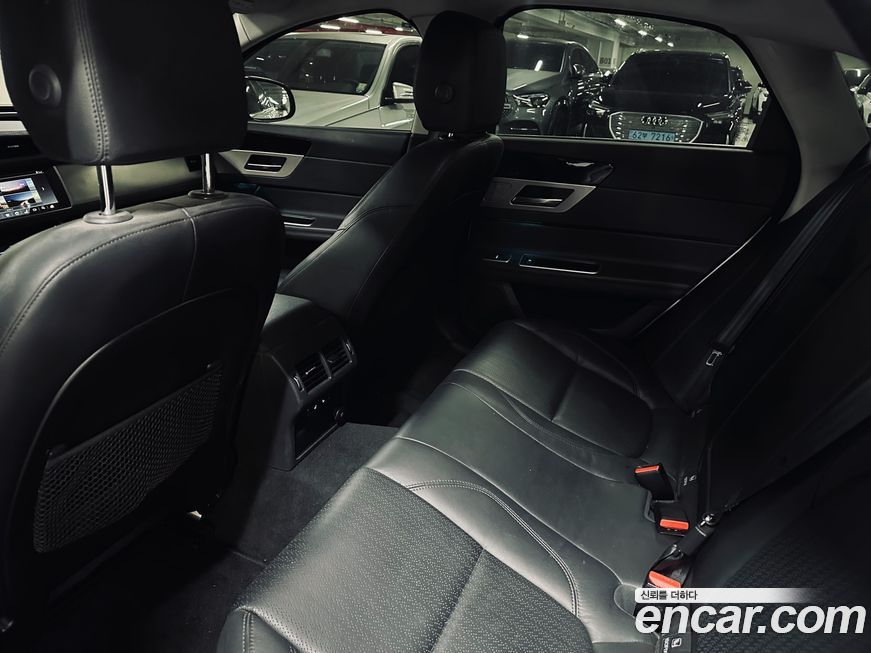 Jaguar XF 2018