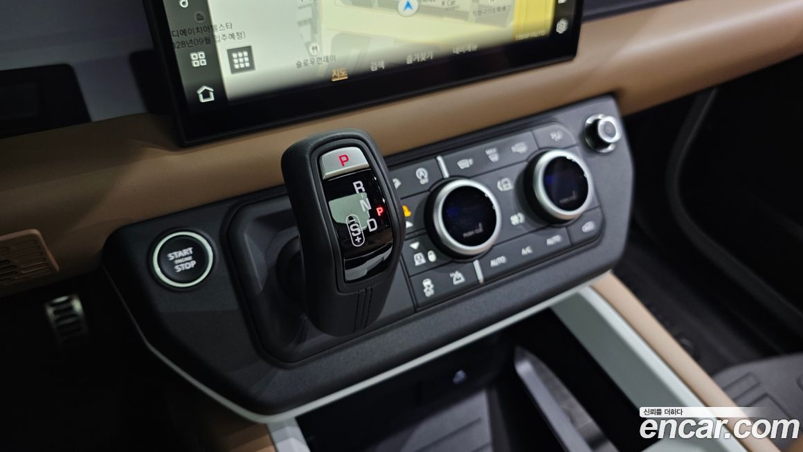 Land Rover Defender 2025