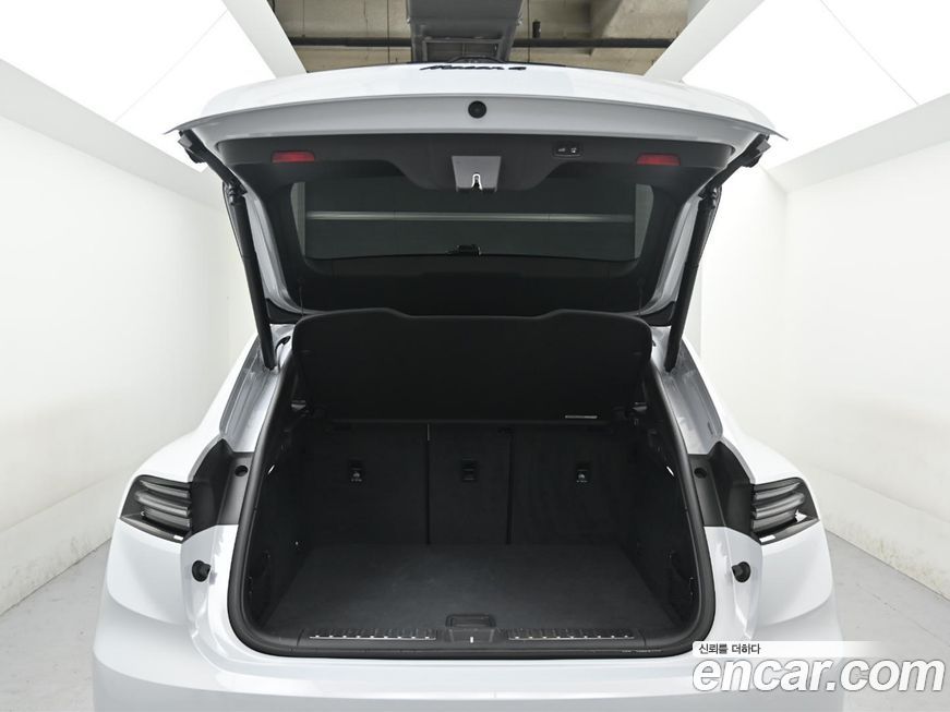 Porsche Macan 2025
