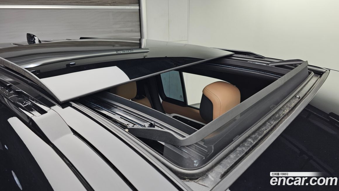 Land Rover Defender 2025