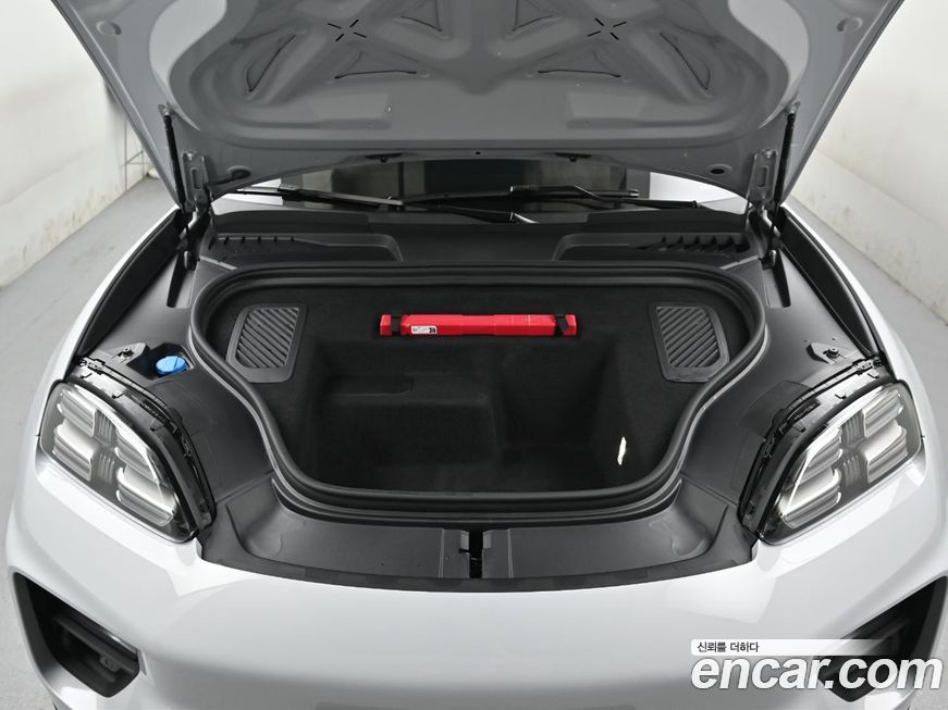 Porsche Macan 2025