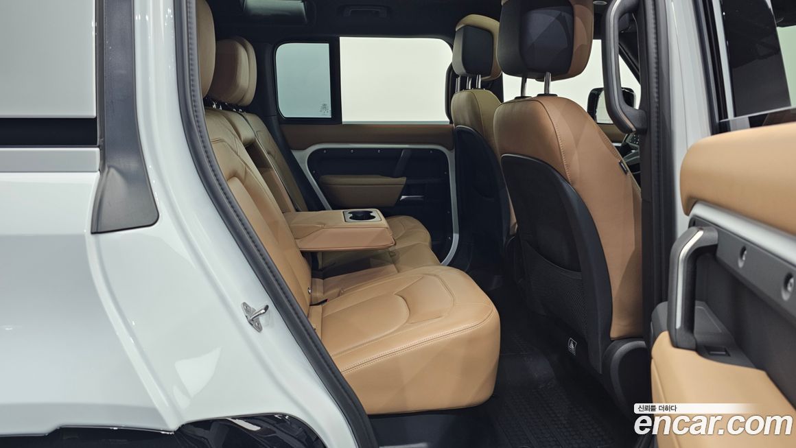 Land Rover Defender 2025