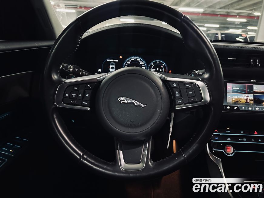 Jaguar XF 2018