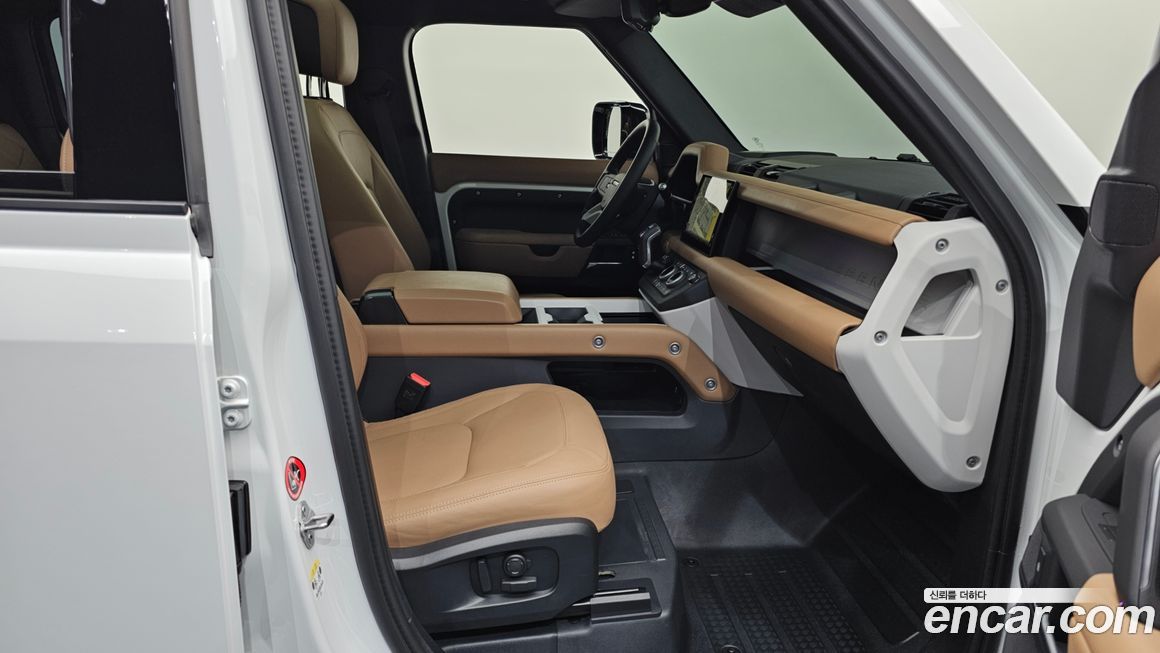 Land Rover Defender 2025