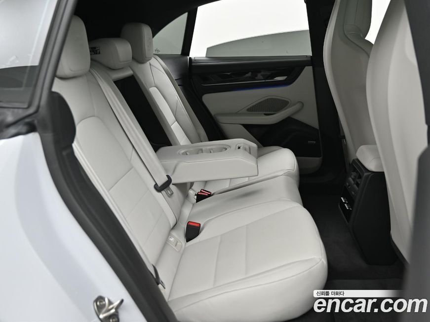 Porsche Macan 2025