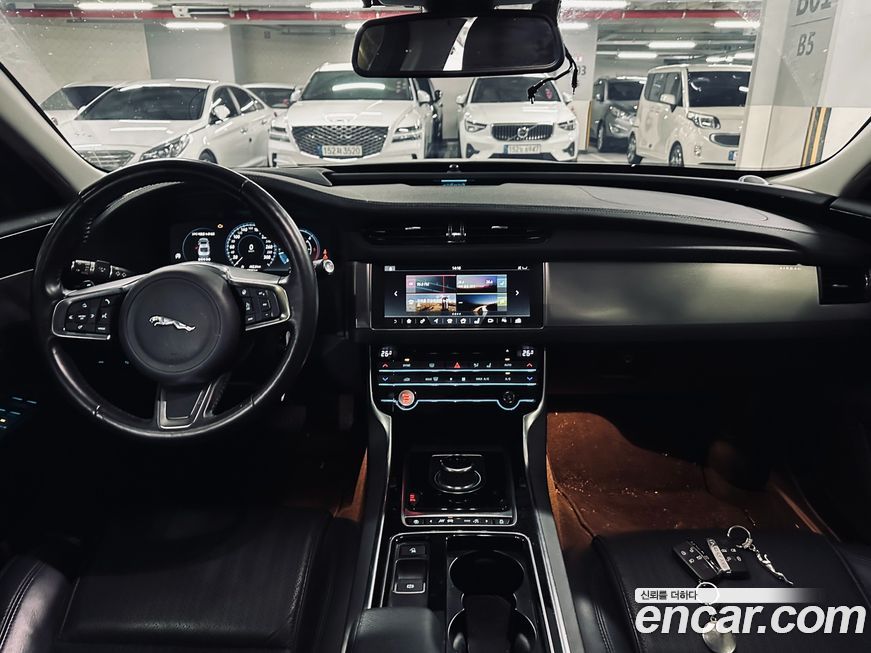 Jaguar XF 2018