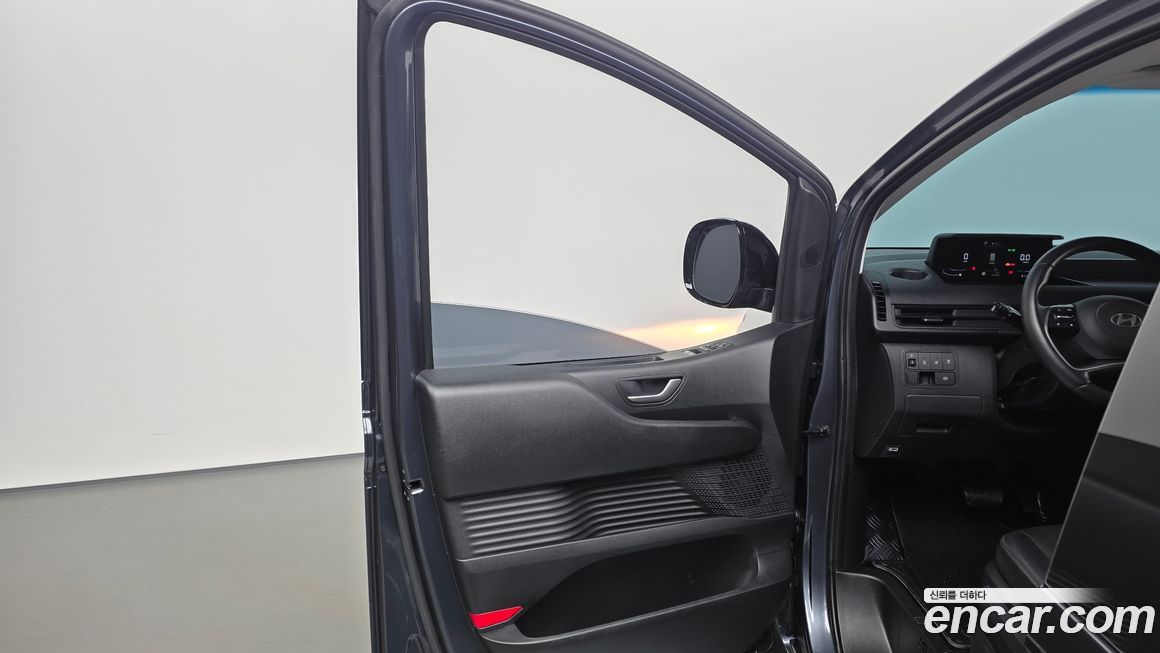 Hyundai Staria 2025