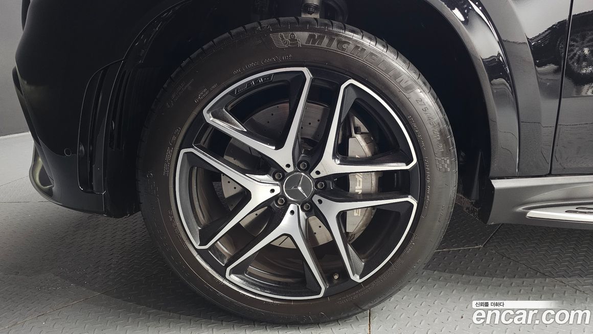 Mercedes-Benz GLE-Class 2023