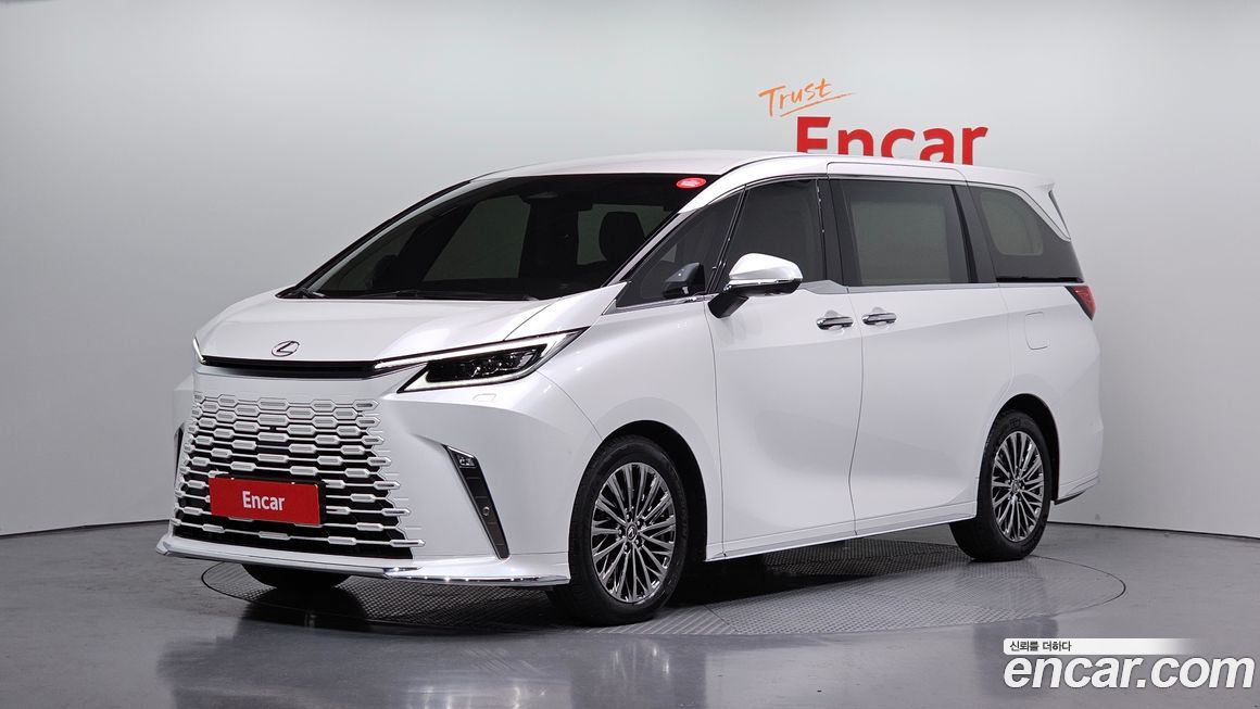 Lexus LM 2025