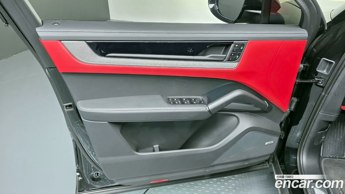 Porsche Cayenne 2025