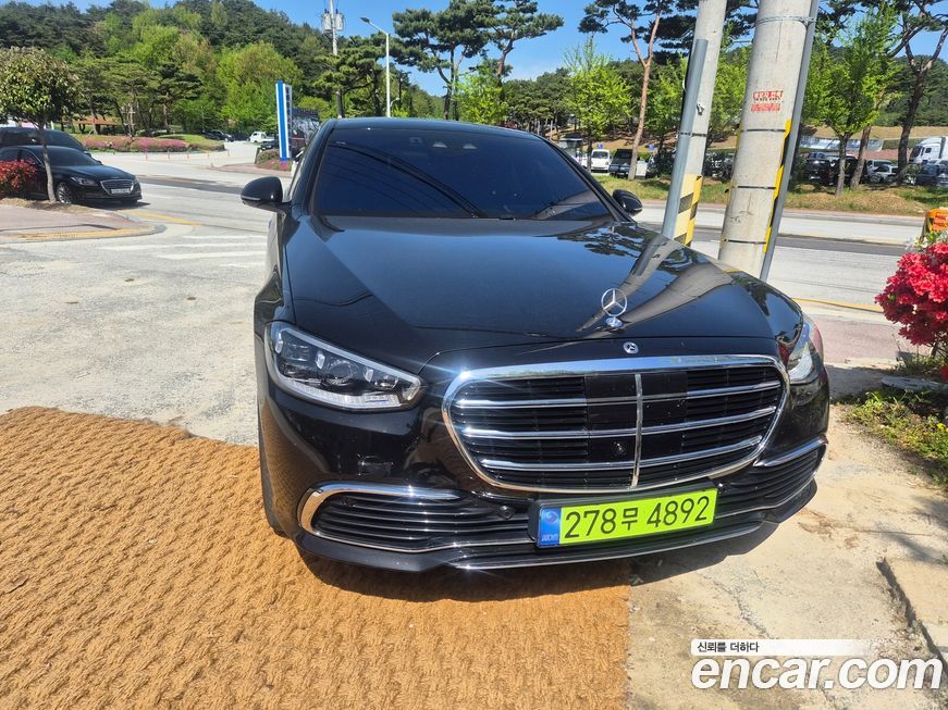 Mercedes-Benz S-Class 2025