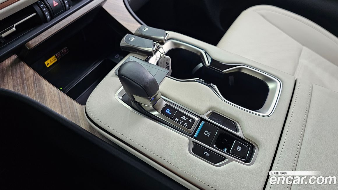 Lexus LM 2025