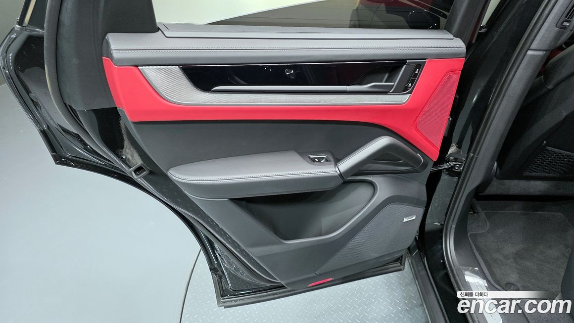 Porsche Cayenne 2025