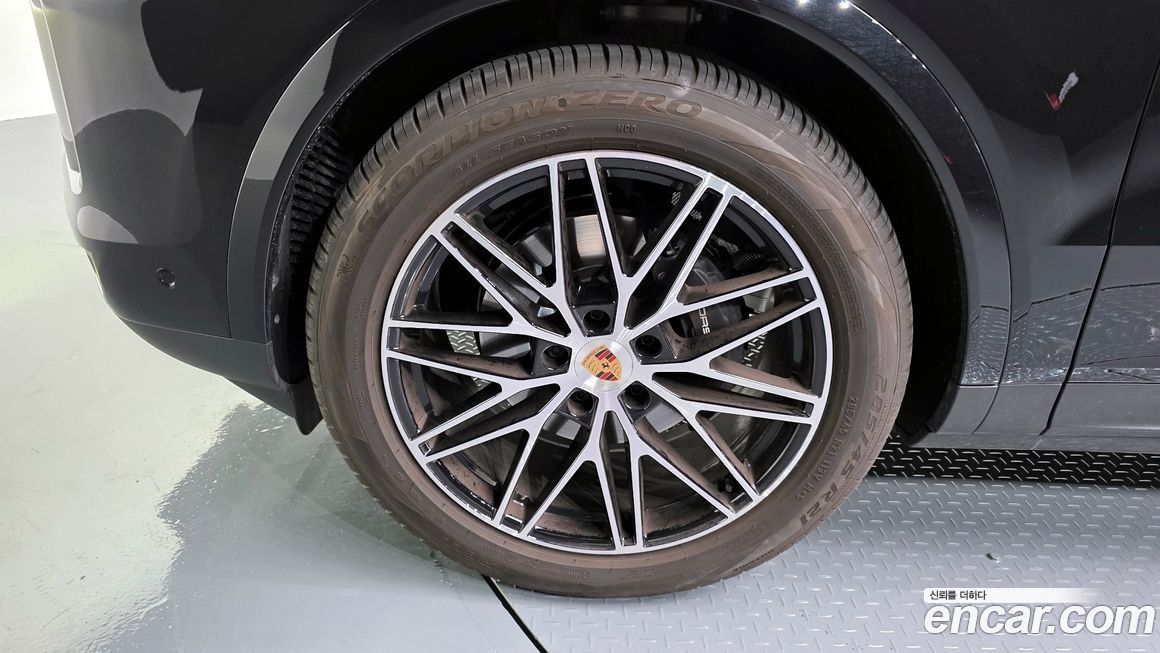 Porsche Cayenne 2025