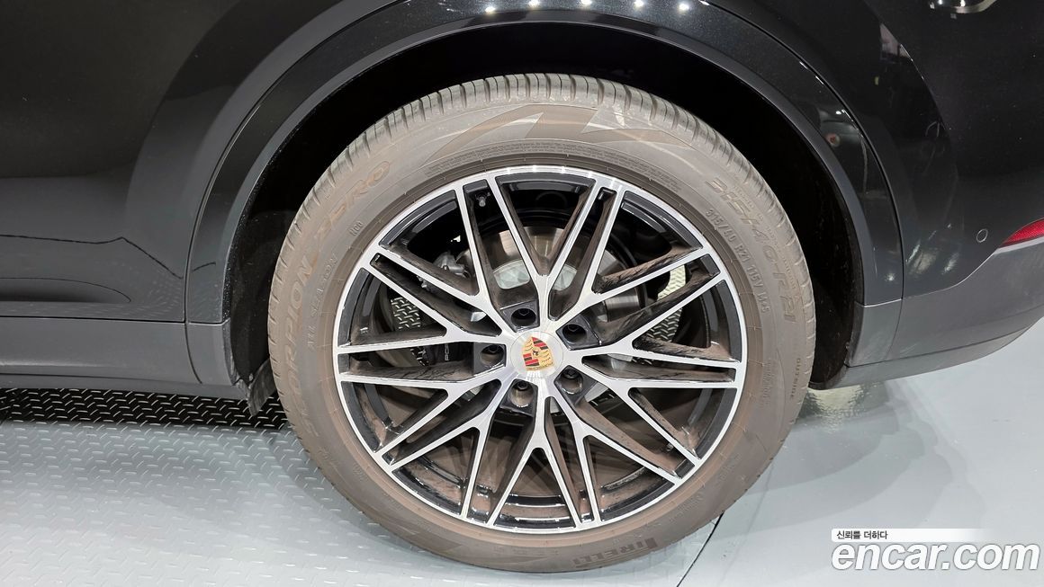 Porsche Cayenne 2025
