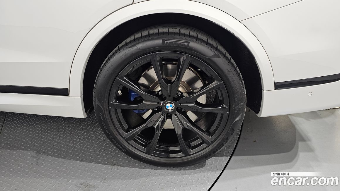 BMW X7 2024