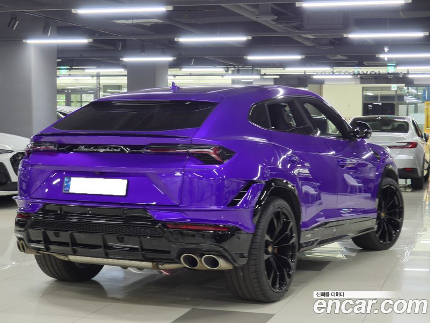 Lamborghini Urus 2024