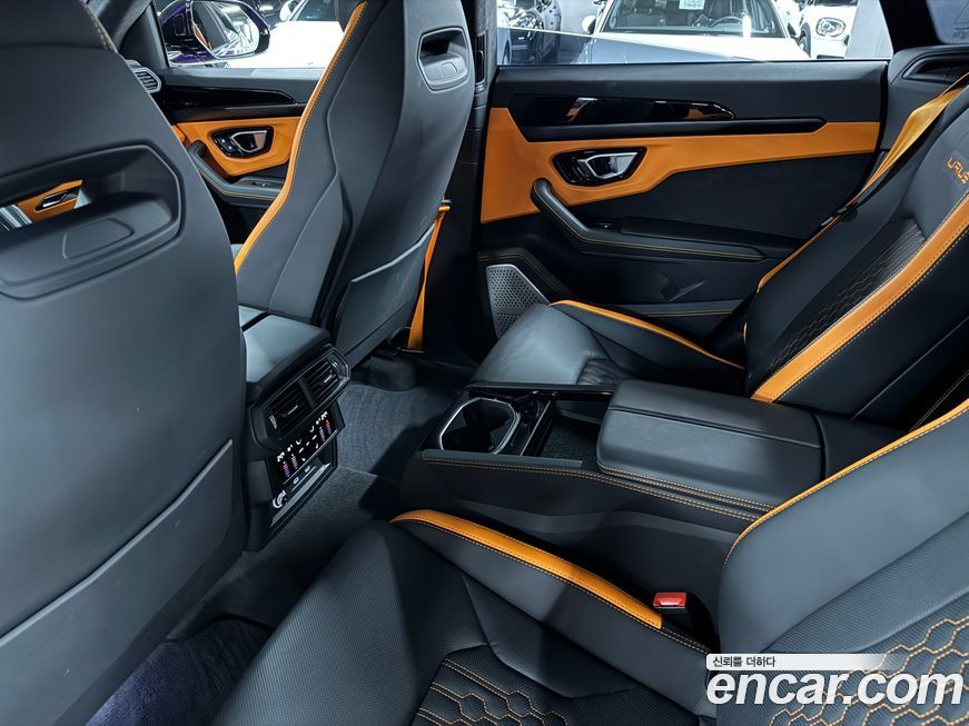 Lamborghini Urus 2024