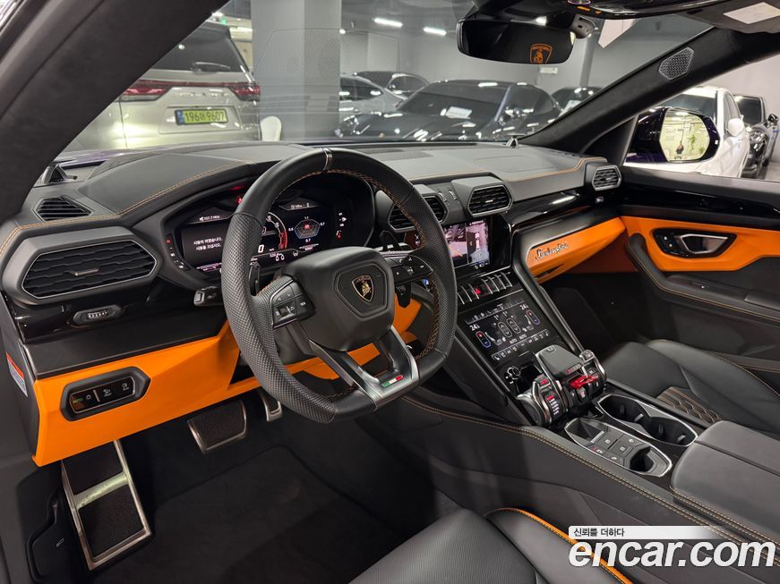 Lamborghini Urus 2024