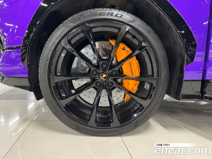 Lamborghini Urus 2024