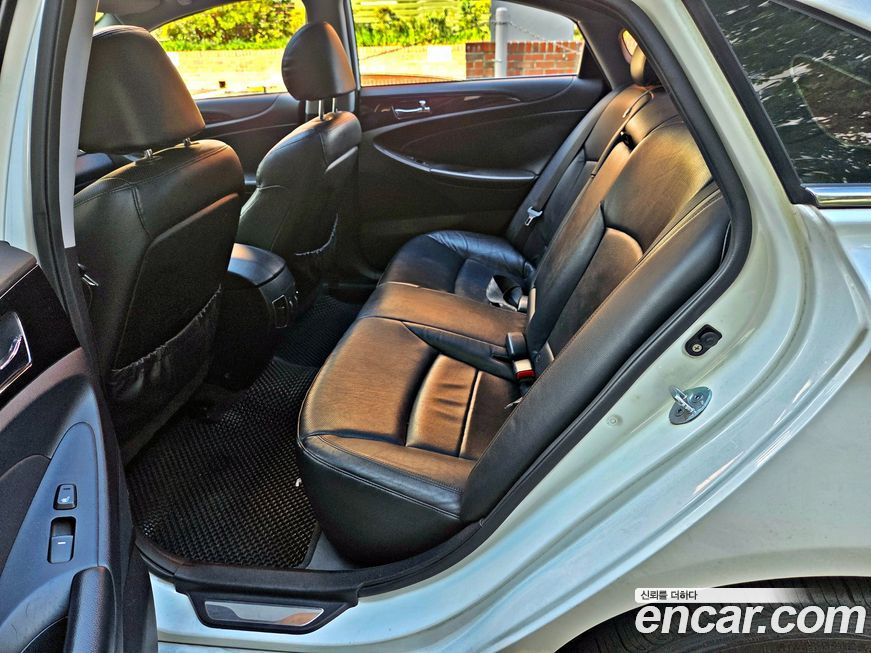 Hyundai Sonata 2011