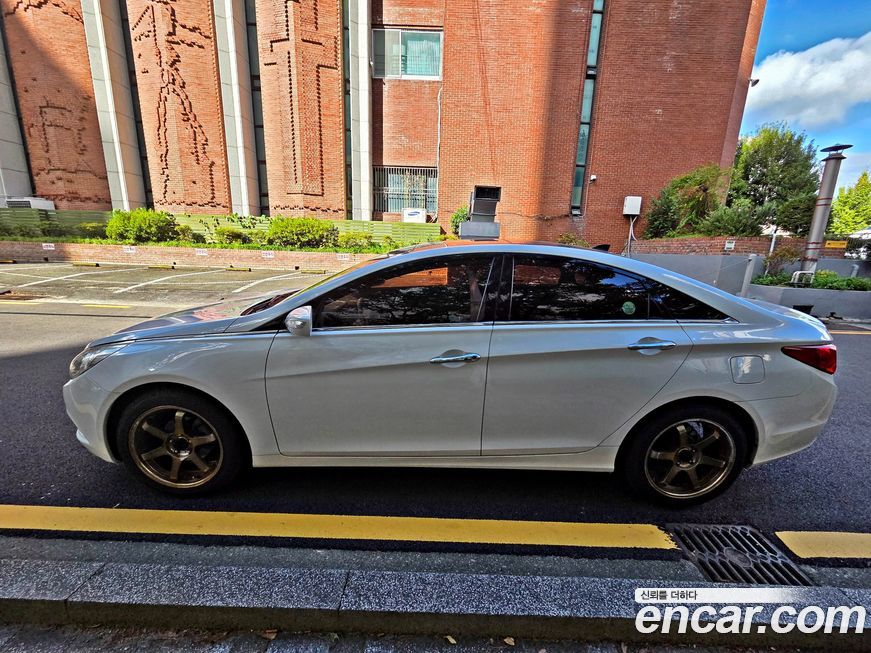Hyundai Sonata 2011