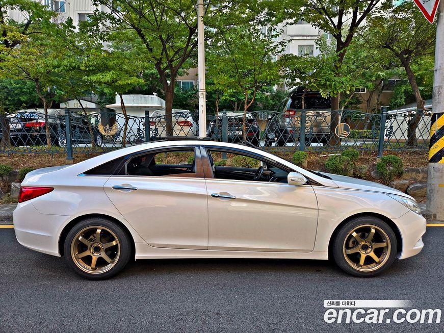 Hyundai Sonata 2011