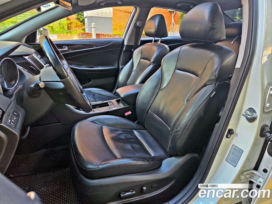 Hyundai Sonata 2011