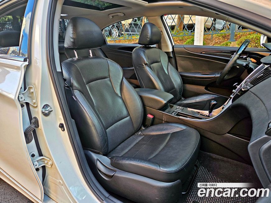 Hyundai Sonata 2011