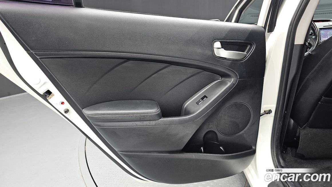 Kia K3 2015