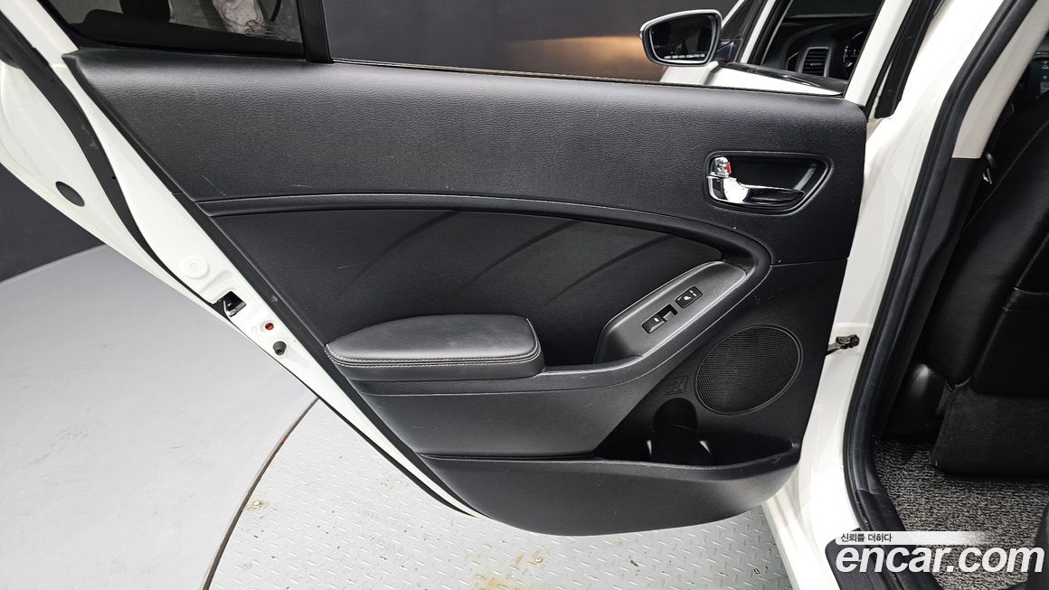 Kia K3 2015