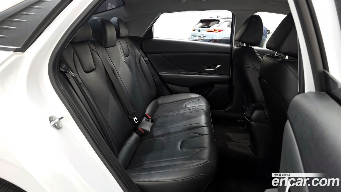 Hyundai AVANTE 2022