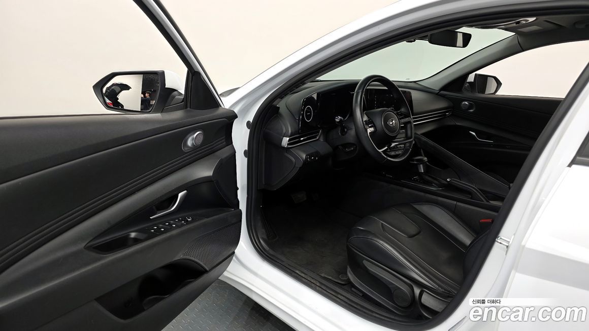 Hyundai AVANTE 2022