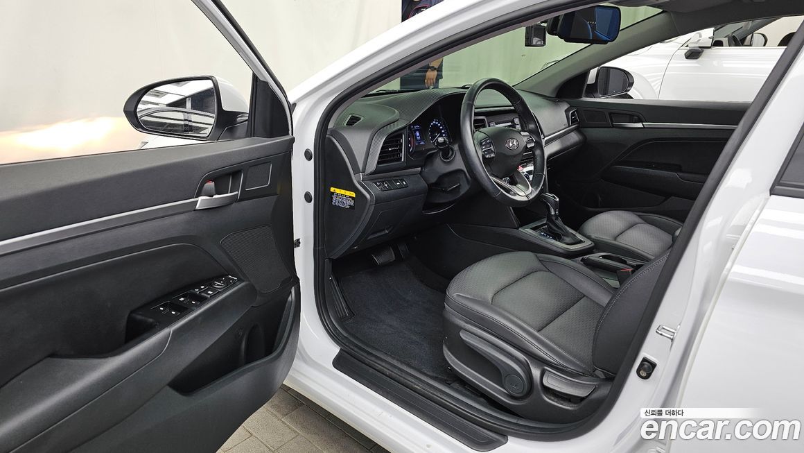 Hyundai AVANTE 2019