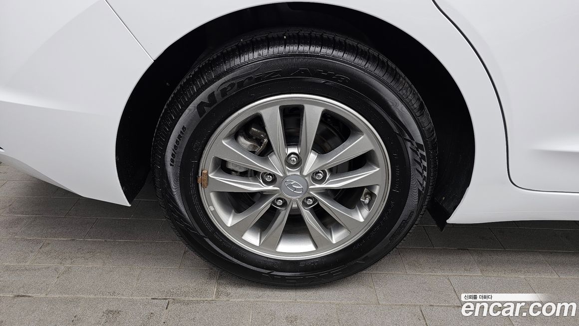 Hyundai AVANTE 2019