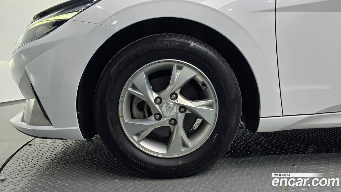 Hyundai AVANTE 2022